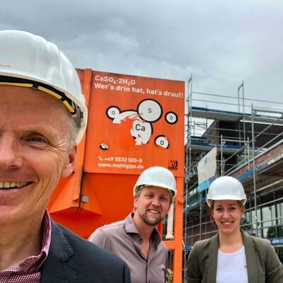 Besuch aus Losser auf der Baustelle Sportpark Mühlenberg
