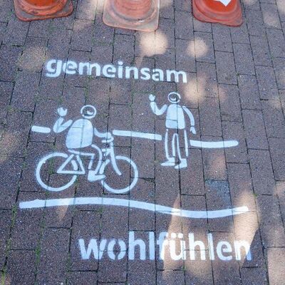 Rücksichtnahme-Symbole und -Schilder