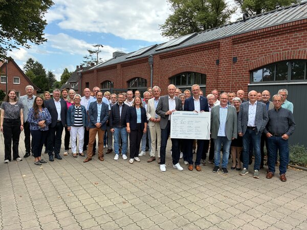 Bild vergr&ouml;&szlig;ern: Kommunen, Verbände und niederländische Partner gründen die Hochwasserpartnerschaft Vechte