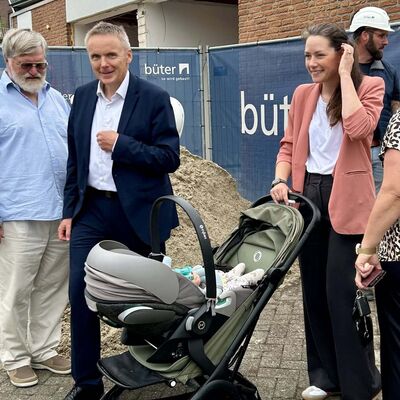 Bild vergr&ouml;&szlig;ern: Erster Spatenstich für Kita „Luthers Apfelgarten“